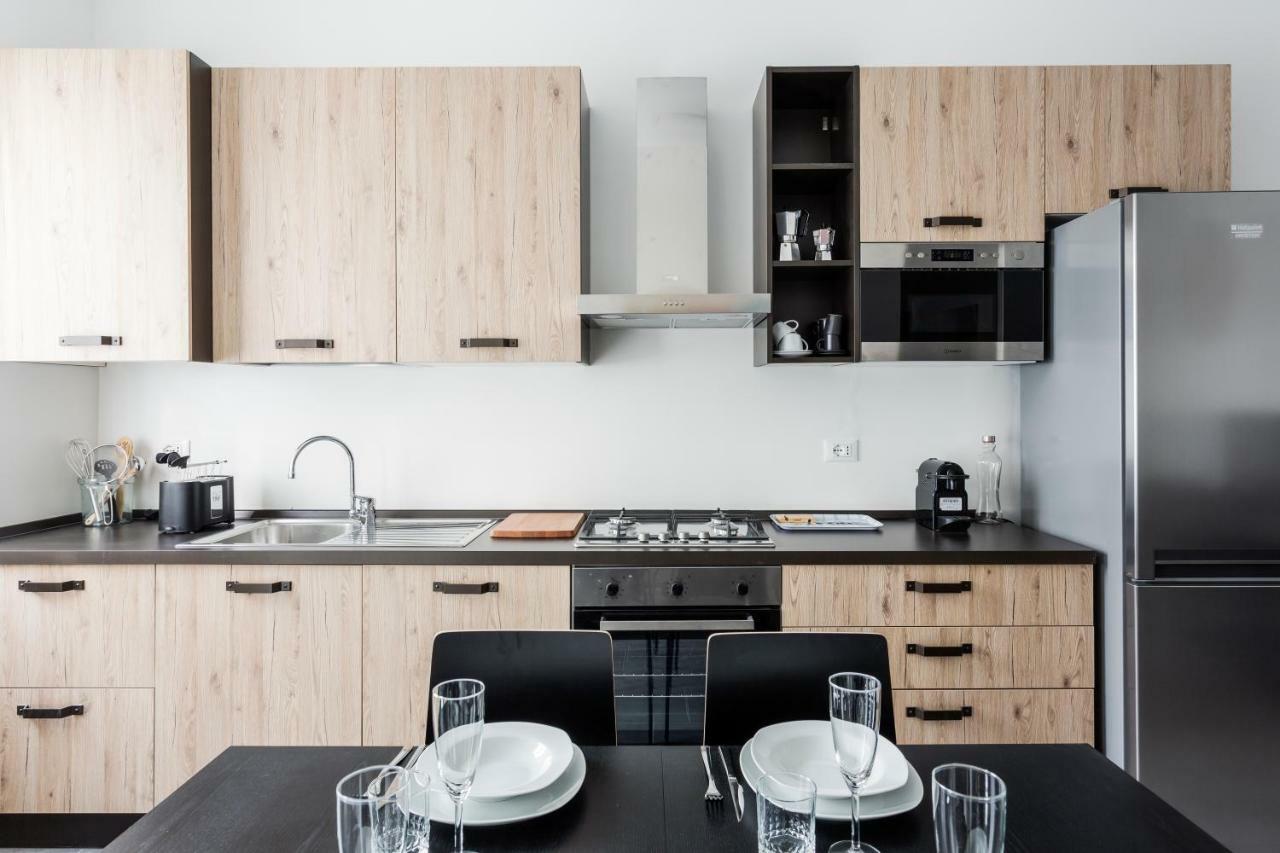 Comfortable Family Group Apartment Via Paruta Milano Exteriör bild