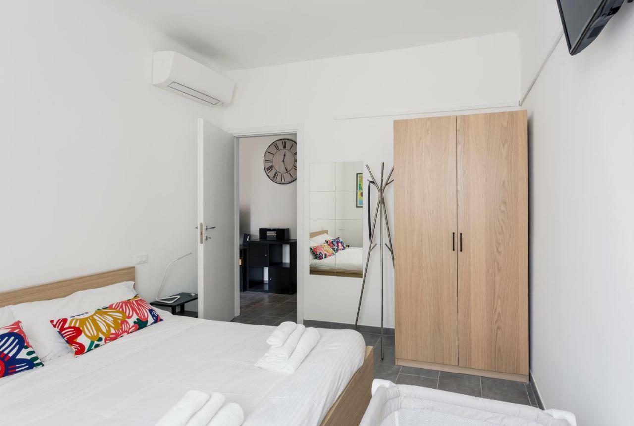 Comfortable Family Group Apartment Via Paruta Milano Exteriör bild