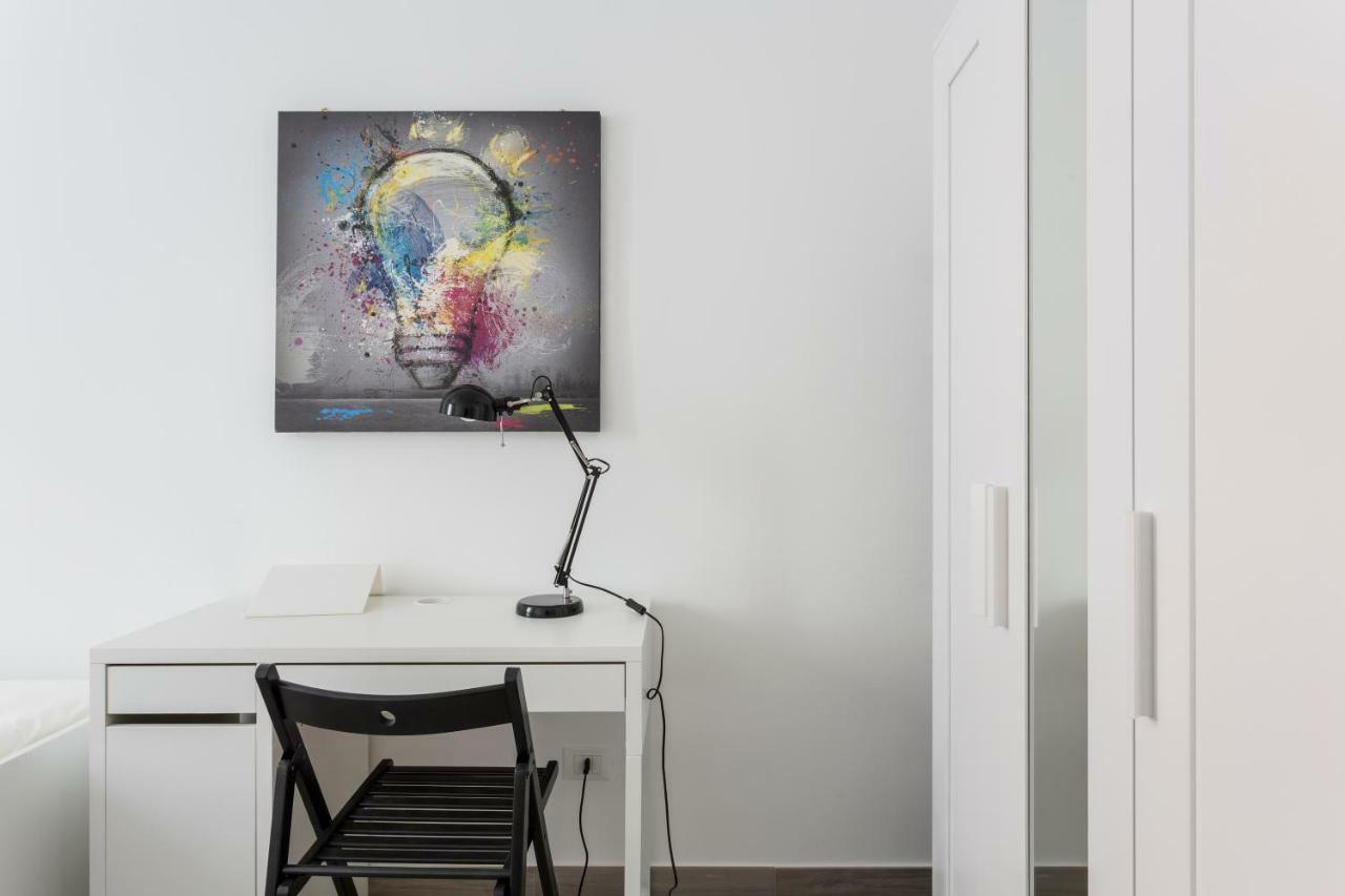 Comfortable Family Group Apartment Via Paruta Milano Exteriör bild