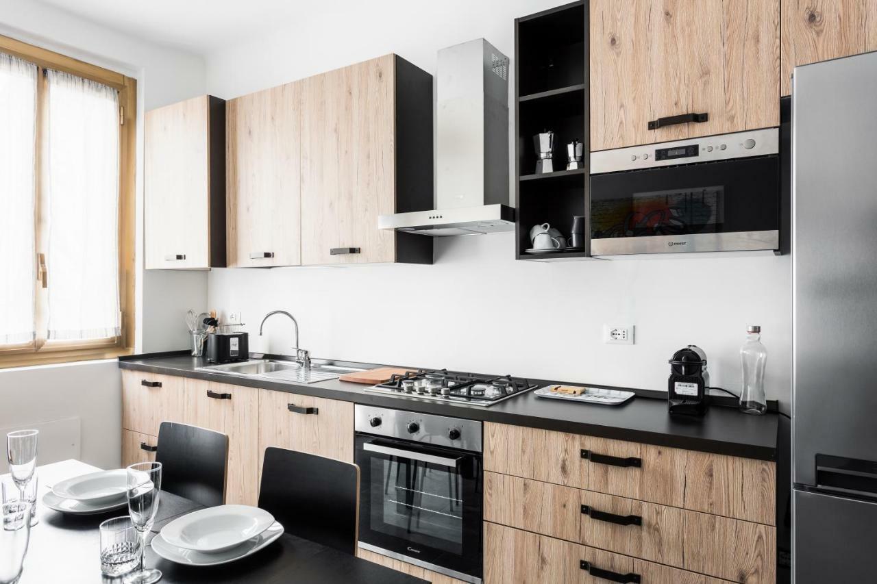 Comfortable Family Group Apartment Via Paruta Milano Exteriör bild