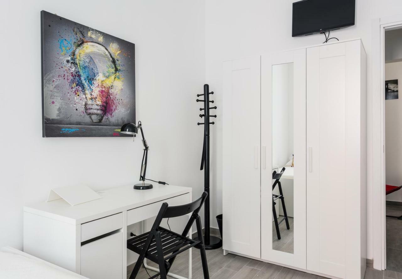 Comfortable Family Group Apartment Via Paruta Milano Exteriör bild