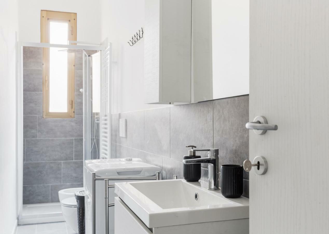Comfortable Family Group Apartment Via Paruta Milano Exteriör bild