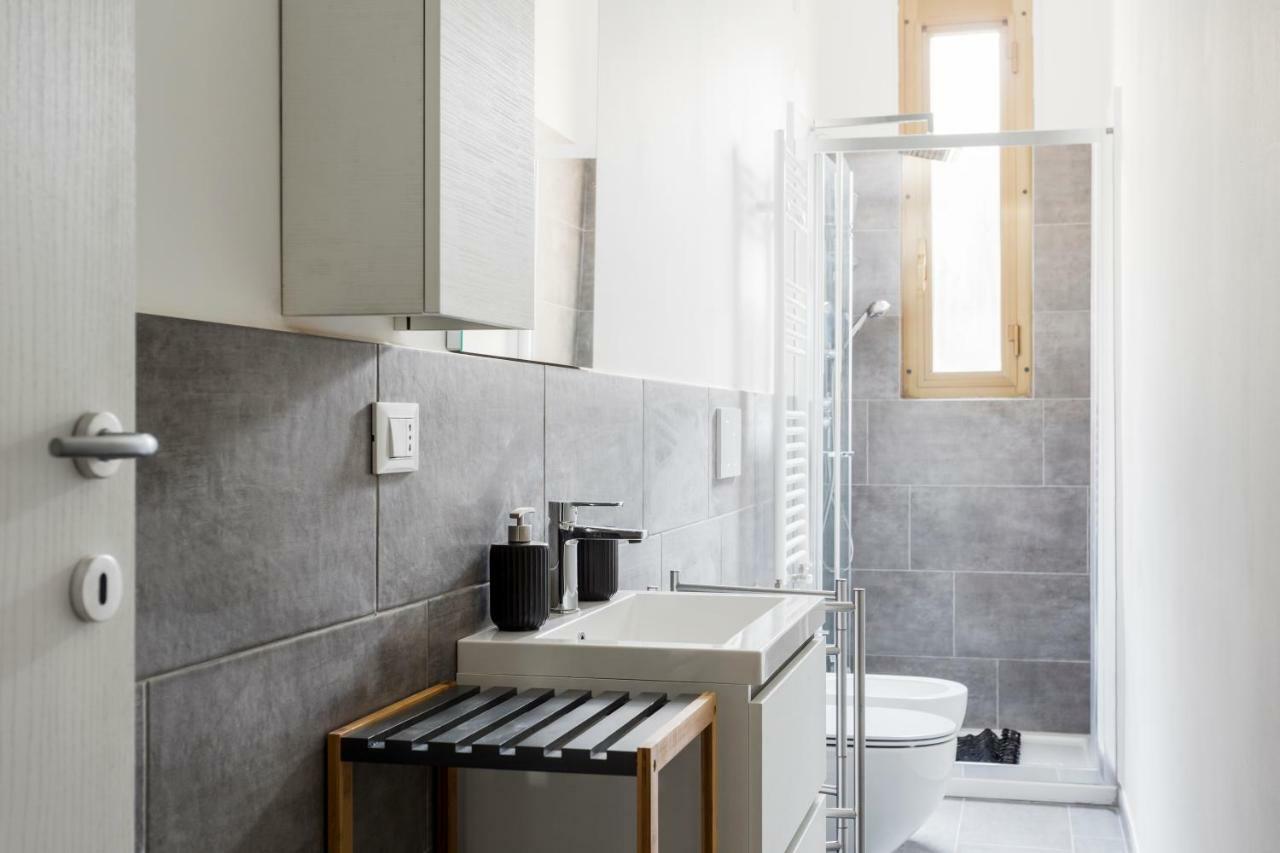 Comfortable Family Group Apartment Via Paruta Milano Exteriör bild