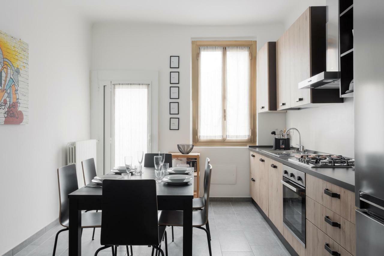 Comfortable Family Group Apartment Via Paruta Milano Exteriör bild